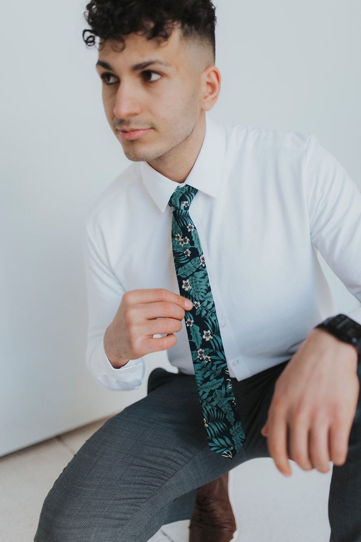 We pride ourselves in offering our customers some of the best skinny ties money can buy. Each DAZI tie is handmade from high quality imported fabrics. Features: Approx. 2.5" wide at the tip Approx. 58" in length 100% Cotton Classic Cotton Ties As Gift, Classic Cotton Ties As Gifts, Classic Cotton Ties For Gift, Dapper Ties As Gifts, Dapper Standard Ties As Gifts, Dapper Standard Ties For Gift, Cotton Standard Tie As Gift, Cotton Standard Tie Suitable For Gifts, Cotton Standard Tie Perfect For Gifts