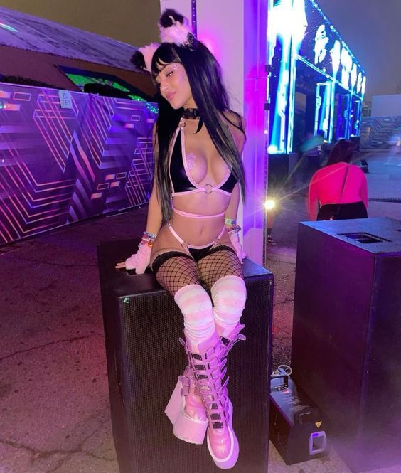 Pink Black Rave Outfit, Black Pink Rave Outfit, Rave Edc Outfits, Revealing Rave Outfits, Tech Rave Outfit, Rave Bunny Outfits, Valentines Rave Outfit, Rave Baddie Outfit, Rave Outfits Inspiration