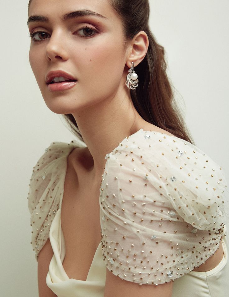 Our timeless classics ‘Pearl & Diamonds Earrings in Silver’ 🤍 #adrianafinejewelry Tap our link in bio to discover our collections... . . . #finejewelry #bridallook #bridalinspo #jewelrydesign #jewelry #bridetobe #brideinspo #diamondearrings #pearljewelry Classic Rose Cut Diamond Earrings For Evening, Timeless White Diamond Bridal Earrings, Glamorous White Diamond Earrings, Refined Rose Cut Diamond Jewelry For Weddings, Diamond Accents Round Bridal Earrings For Evening, Refined Round Evening Earrings, Luxury White Earrings For Evening, Timeless Bridal Earrings With Diamond Accents For Evening, Glamorous White Bridal Earrings With Diamond Accents