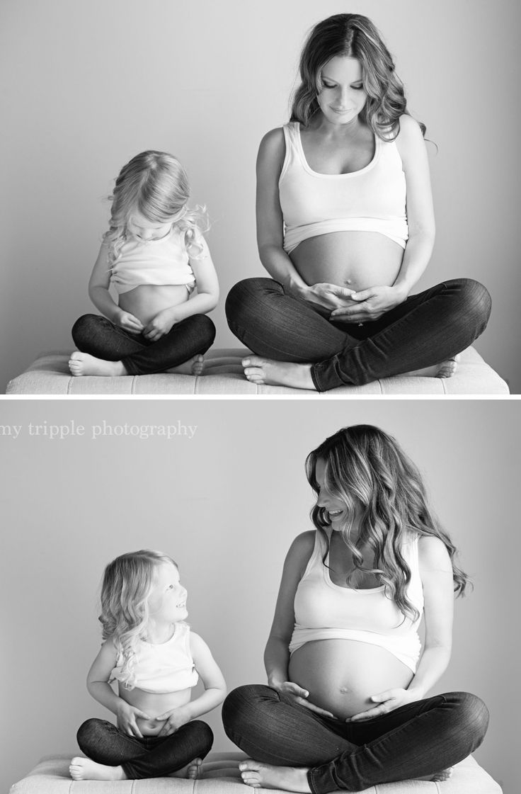 two photos of a pregnant woman and her daughter sitting on the bed with their hands together