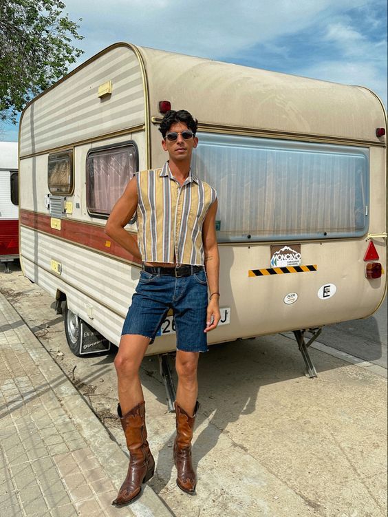 As in the photo impeccable Cma Fest Outfit, Mens Tall Boots, Cowboy Boots Outfit, Italian Summer Outfits, Cowboy Aesthetic, Genderless Fashion, Mens Shorts Outfits, Gay Fashion, Queer Fashion