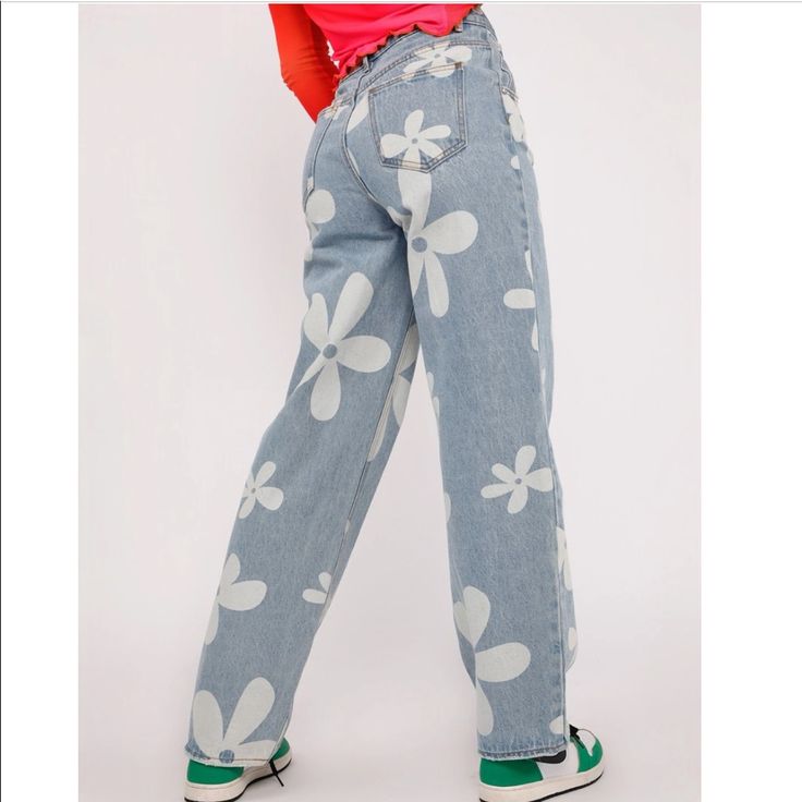 Brand New With Tags High Waisted Straight Leg Jean All Over Flower Print In White Flower Shape Rivets All Over Flower, Floral Jeans, Tiger Mist, Printed Jeans, Floral Jumpsuit, White Pants, White Flower, Flower Shape, Rivets