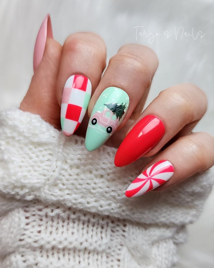 Christmas Vacation Nails, Christmas Nails Grinch, Grinch Nails, Xmas Nail Designs, Christmas Nail Ideas, Xmas Nail Art, Candy Cane Nails, Nail Collection, Christmas Gel