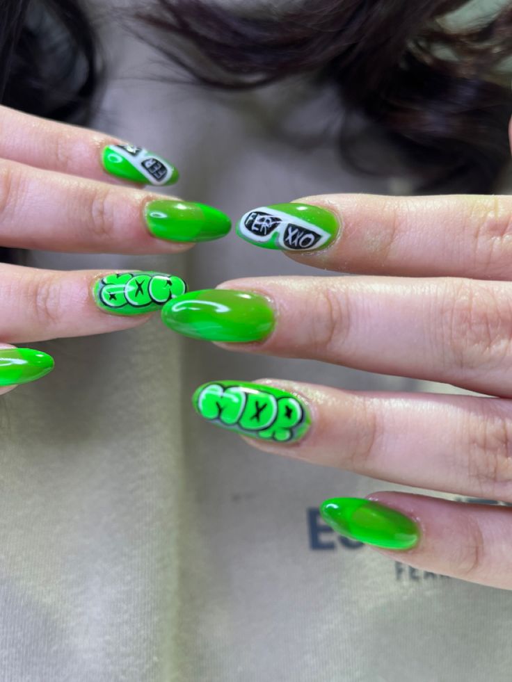 Feid Concert Nails Ideas, Ferxxocalipsis Nails, Paramore Inspired Nails, Ferxxo Nails Ideas, Ferxxo Outfits Mujer, Ferxxo Concert Outfits, Ferxxo Nails, Almond Acrylic Nails Designs, Nail Art Designs For Beginners