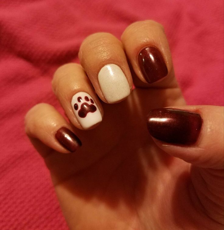 Football nails #mississippistate #bulldogs Msu Nails, Football Nails Design Mom, Football Nails Design, Bulldog Nails, Football Nail Designs, Paw Nails, Nail Therapy, Football Nails, Cruise Nails