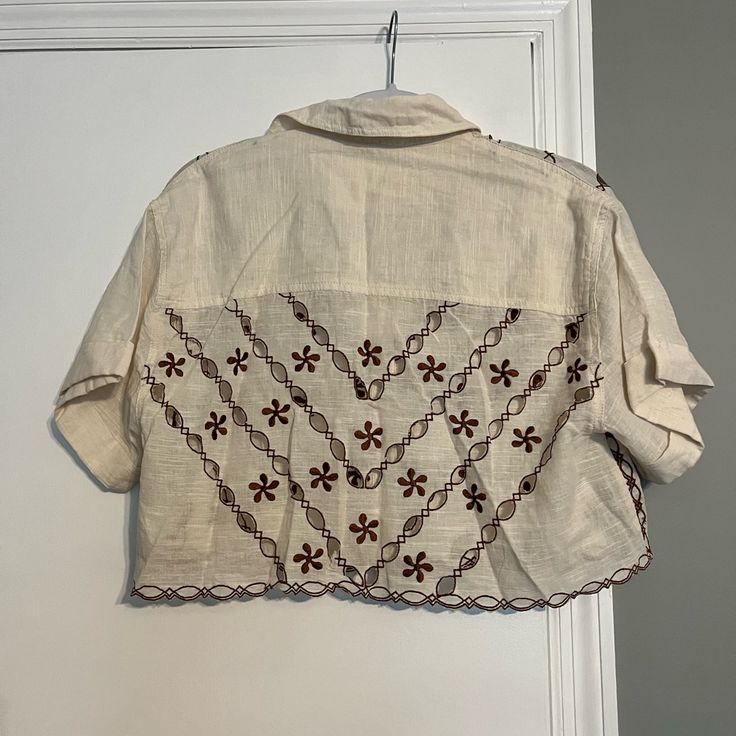 Beautiful Top With Cutout Details! Never Worn Extra Button Tag Attached Free People Tops, Cut Out, Free People, Crop Top, Crop Tops, Fast Delivery, Customer Support, Full Service, Women Shopping