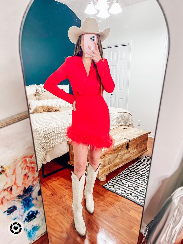 Woman in red dress and cowboy boots Cowboy Christmas Outfits For Women, Christmas Western Outfit, Cowboy Christmas Outfit, Western Christmas Party Outfit, Red Western Outfit, Country Christmas Outfits, Boho Christmas Outfit, 30th Outfit, Western Christmas Outfits