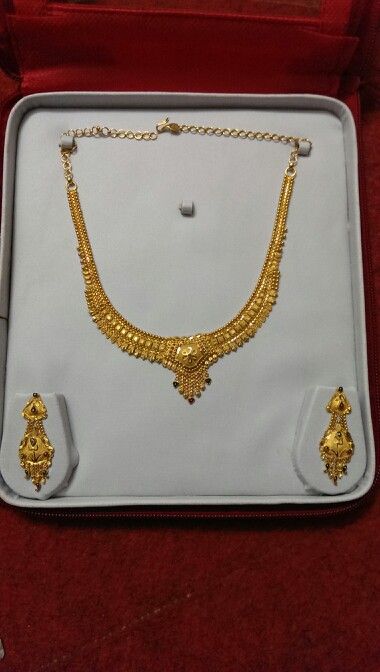 Gold Necklace Set 20 Grams, 20grams Gold Necklace Designs, 20 Grams Gold Necklace Designs, Brother Wedding, Indian Gold Necklace Designs, Nepali Jewelry, Burfi Recipe, Gold Jewels Design, Bridal Jewelery