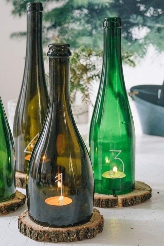 Advent Wreath Diy, Tre Kunst, Old Wine Bottles, Old Glass Bottles, Glass Bottle Diy, Wine Bottle Art, Glass Bottles Art, Wine Bottle Diy Crafts, Diy Bottle Crafts