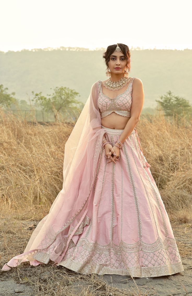 Bridesmaid Lehenga Sisters, Pastel Pink Lehenga, Pastel Pink Blouse, Pastel Lehenga, Lehenga For Girls, Desi Fits, Bridesmaid Lehenga, Lehenga Jewellery, Organza Lehenga