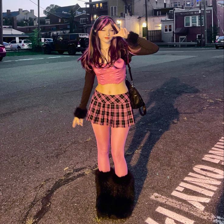 Black And Pink Skirt Outfit, Hot Pink Emo Outfit, Black Egirl Outfits, Pink Alt Outfits, Pink Grunge Aesthetic Outfits, Pink Emo Outfits, Pink Goth Outfits, Cute Alternative Outfits, Girly Goth Outfits