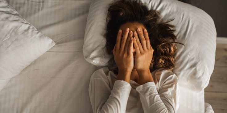 17 reasons you're not getting over your ex — even if they were totally wrong for you Stages Of Sleep, Penyakit Jantung, Sleep Medicine, Sleep Studies, Skincare Secrets, Reality Shows, Medical News, Sleep Problems, Improve Sleep Quality