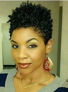 Cabello Afro Natural, Short Natural Hairstyles, Short Black Hair, Twa Hairstyles, Tapered Natural Hair, Natural Hair Cuts, Tapered Hair, Natural Hair Short Cuts, Afrikaanse Mode