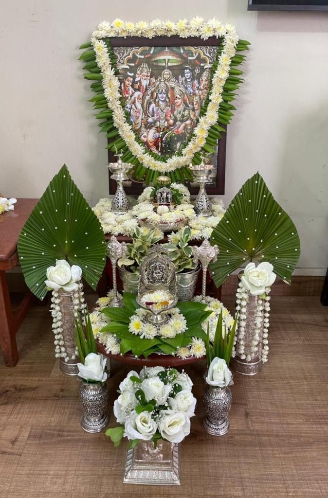 Vratham Decoration, Mandir Decoration, Ganesh Chaturthi Decoration, Home Flower Decor, Diy Floral Decor, Janmashtami Decoration, Ganapati Decoration, Flower Garland Wedding, Diwali Decorations At Home