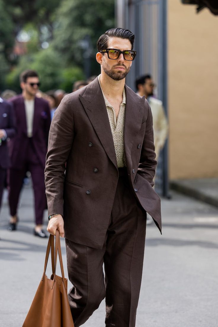 Classic American Mens Style, Men’s Suit Style, Men Spring 2024, Pitti Uomo 2024 Summer, Pitti Uomo 2023 Winter, Pitti Uomo 2023 Summer, Men’s Suit Fashion, Spring Suits For Men, Mens Fashion Elegant