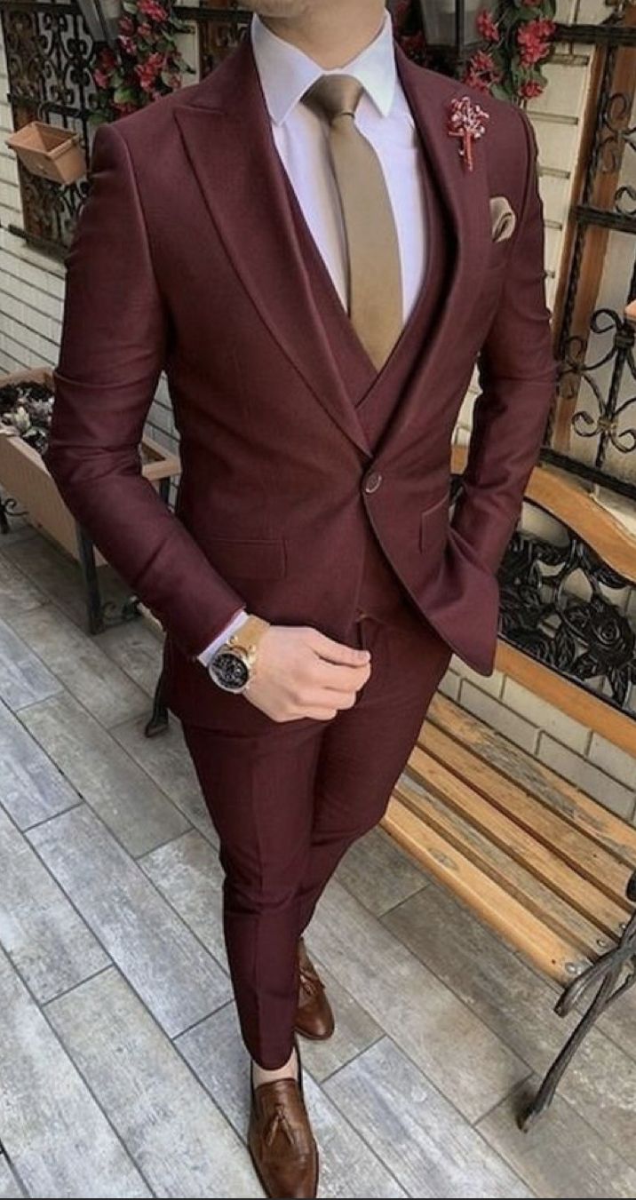 Burgundy Chambelanes Outfits, Fall Suits For Men Wedding, Men Burgundy Suit, Cot Pant, Burgundy Suit Wedding, Red Prom Suit, Dark Red Suit, Maroon Tuxedo, Wedding Suits Men Black