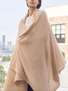 White + Warren - Cashmere Travel Wrap – ALIBI - Bloomington Cashmere Travel Wrap, Evening Wrap, Travel Wrap, Evening Wraps, Denim Essentials, Travel Blanket, Cashmere Blanket, Cami Nyc, Cashmere Wrap