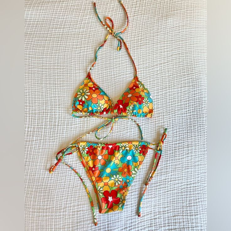 Soly Hux Floral Print Bikini Set Halter Tie Side Triangle Swimsuit | Size Medium **Brand New! Never Worn. From Smoke-Free And Pet-Free Home** Closure Type: Tie Top Style: Triangle Neck Style: Halter Neck Bottom Style: Tie Side, Cheeky Medium: Bust: 36.2", Waist Size: 28.3", Top Length: 7.9", Bottoms Length: 8.7", Large: Bust: 37.8", Waist Size: 29.9", Top Length: 8.3", Bottoms Length: 9.1" Yellow Printed One-piece Swimwear, Vibrant Fitted Swimwear With Triangle Top, Retro Floral Print Swimwear For Pool, Green Retro Triangle Top Swimwear, Retro Floral Print Swimwear For Summer, Vibrant Fitted Triangle Top Swimwear, Vintage Green Swimwear For Summer, Retro Green Swimwear For The Beach, Retro Multicolor Swimwear For Sunbathing