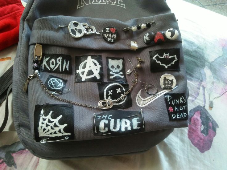 #punk #backpack #goth #alt #patches #DIY Alt Backpack For School, Backpack With Pins And Patches, Backpack Decoration Ideas Grunge, Back Patch Ideas, Punk Bag Diy, Backpack With Patches And Pins, Crust Patches, Patch Ideas Diy, Patches On Backpack