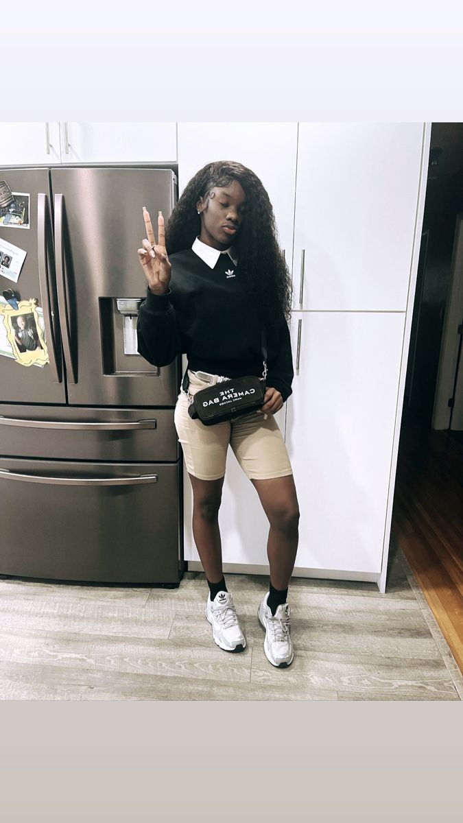 High School Dress Outfits, Uniform Baddie Outfits, Panda Dunks Uniform Outfits, Uniform Outfits Black Women School, Styled Uniform School, Black And White Uniform School, Black Shirt Uniform Outfit, Uniform Shorts Outfit, Khaki Pants Outfit School Uniform