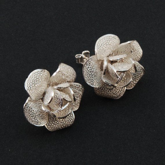 Thea Rose - Silver Filigree earrings Pooja Items, Silver Pooja Items, Handcrafted Silver Jewelry, Silver Jewellery Indian, Filigree Jewelry, Gold Fashion Necklace, Filigree Earrings, Jewelry Design Earrings, Fancy Jewellery