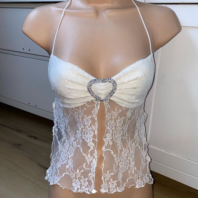 Babydoll Tank Top Outfit, White Halter Top Outfit, Lingerie Top Outfit, Diy Halter Top, Summer Tank Top Outfits, Depop Clothes, Halter Tops Outfit, Lace Summer Tops, Girly Clothes