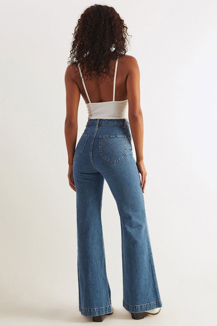 No Back Pocket Jeans, 70s Wide Leg Jeans, Women’s Jeans, Rollas Jeans, Jeans Unique, Pocket Stitching, Denim Sweater, Outfit Jeans, Flare Leg Jeans