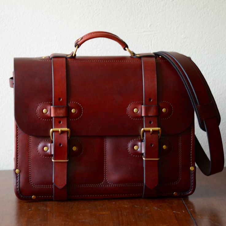 Business Briefcase-2 Russet Leather Goods Handmade, Men Briefcase, Leather Inspiration, Leather Messenger Bags, Rustic Luxury, Leather Messenger Bag Men, Handmade Leather Bags, Luxury Leather Bag, Business Briefcase