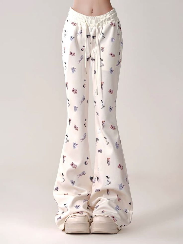 𝒜𝒷ℴ𝓊𝓉: Cotton, Polyester ♡ 𝓼𝓲𝔃𝓲𝓷𝓰 ♡ S: Waist: 64cm/25.2in. Hip: 92cm/36.2in. Length: 104cm/40.9in M: Waist: 68cm/26.8in. Hip: 96cm/37.8in. Length: 106cm/41.7in L: Waist: 72cm/28.3in. Hip: 100cm/39.4in. Length: 108cm/42.5in Fashion Tools, Outfit Building, Brand Clothes, Flared Pants, Really Cute Outfits, Cute Fits, Girly Outfits, Dream Clothes, Cat Print