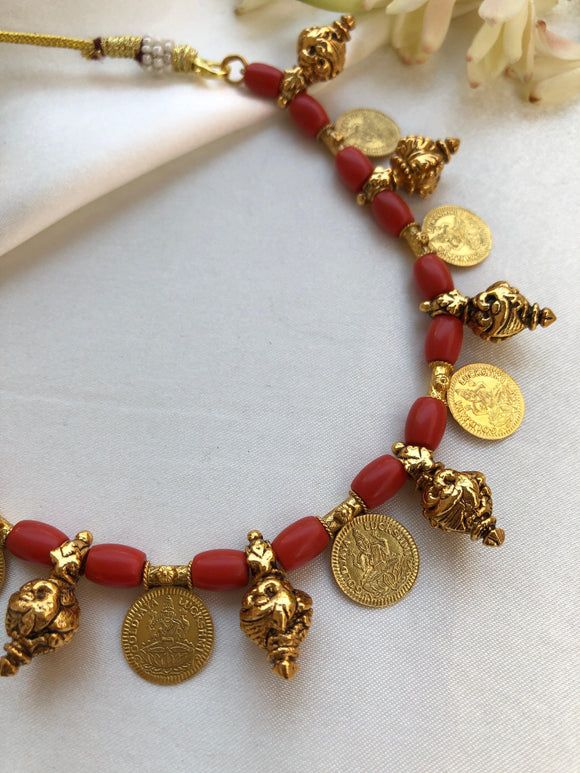 Coral Jewelry Set, Antique Necklaces Design, Fancy Jewelry Necklace, Pearl Jewelry Design, Beaded Necklace Designs, Gold Jewelry Stores, Beaded Jewels, Gold Fashion Necklace, Gold Jewellery Design Necklaces