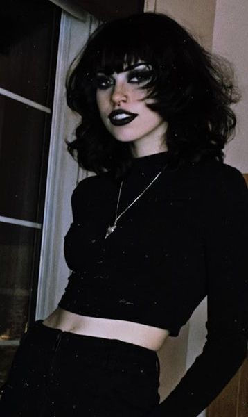 Wavy Hair Black, Goth Angel, Eyeshadow And Eyeliner, Goth Gifts, Black Wavy Hair, Black Brows, How To Impress, Indie Alt, Black Lipstick