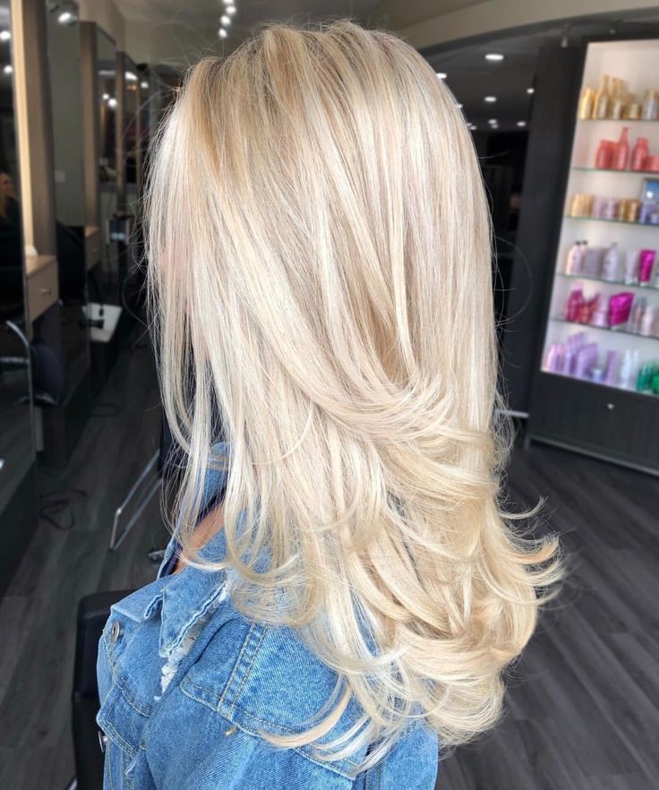 Platinový Blond, Ash Blonde Short Hair, Hair Colorful, Flot Makeup, Blond Balayage, Shaggy Bob, Highlights Blonde, Light Blonde Hair, Vlasové Trendy