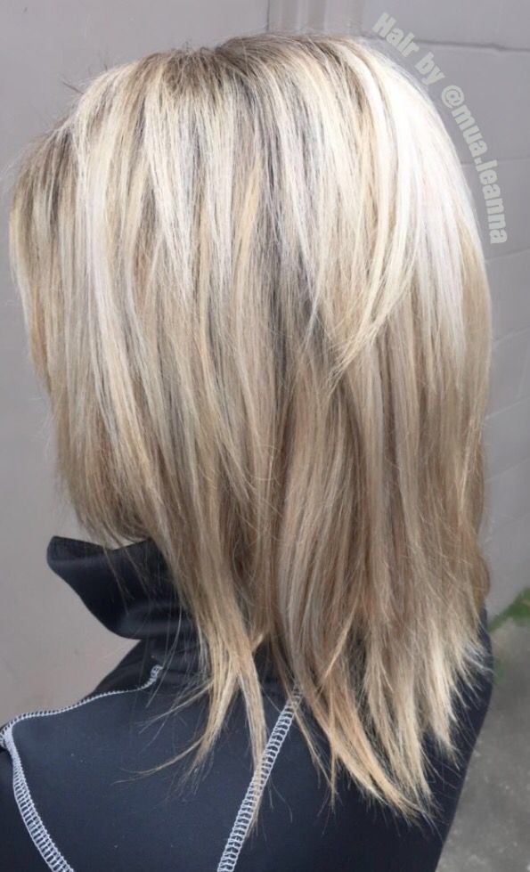 White Honey, Medium Length Hair With Layers, Long Hair Color, Inverted Bob, Haircuts For Medium Hair, Penteado Cabelo Curto, Long Blonde, Medium Hair Cuts, Cool Hair Color