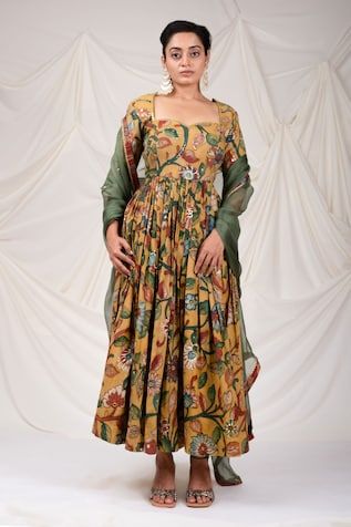 Oakre yellow pleated anarkali with all over hand painted floral anarkali pattern, elevated with mirror buttis. Comes along with leggings and green dupatta. - Aza Fashions Anarkali Patterns, Floral Anarkali, Leggings Pattern, Sweetheart Neck, Neck Pattern, Anarkali, Half Sleeves, Aza Fashion, Floral Painting