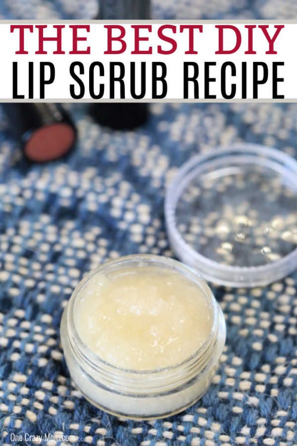 Make this easy DIY Lip Scrub that will leave your lips soft and exfoliated.  With only 4 ingredients, you can easily make this lip scrub recipe. Easy Diy Lip Scrub, Easy Diy Lotion, Lip Peeling, Diy Charcoal Mask, Honey Lip Scrub, Homemade Lip Scrub, Tea Tree Oil Face, Natural Lip Scrub, Diy Lip Scrub