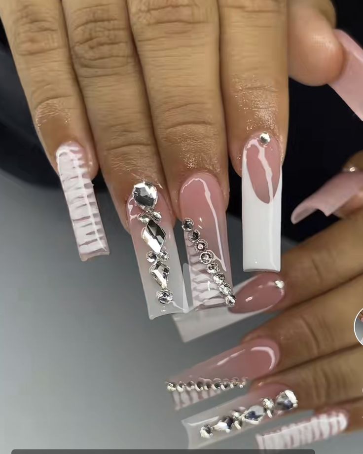 Queen Nails, Acrylic Toes, Black And White Art Drawing, Colored Acrylic Nails, White Acrylic Nails, Girly Acrylic Nails, Nail Ring, Short Acrylic Nails Designs, Pink Acrylic Nails