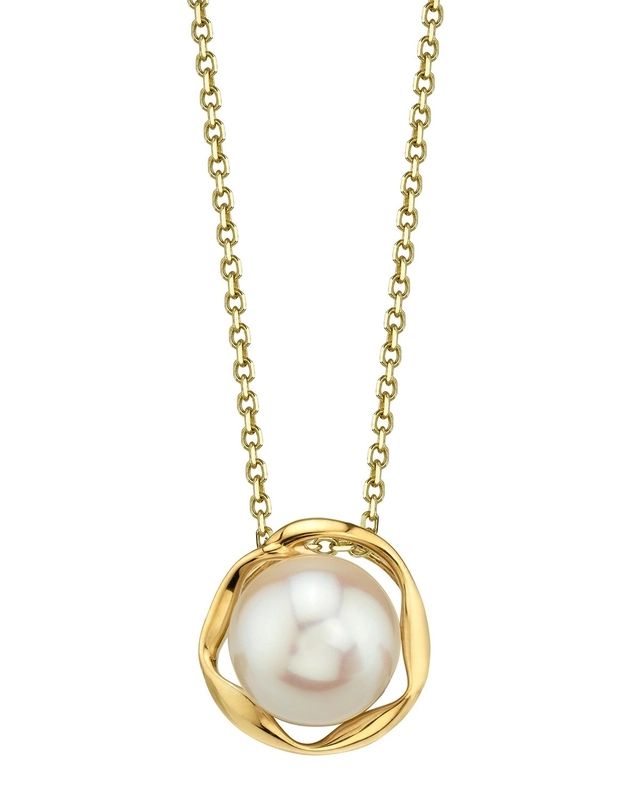 This pendant features a gorgeous 8-9mm AAAA quality Freshwater pearl hand picked for its luster and overtones. The pearl is mounted on the finest 14K gold in a gorgeous flower design. The pendant is packaged in a beautiful jewelry box, perfect for gifting. Pearl Trend, Single Pearl Necklace, Golden South Sea Pearls, Mother Of Pearl Jewelry, Pearl Jewelry Wedding, White Gold Chains, Freshwater Pearl Bracelet, Pearl Choker Necklace, Pearl Hoop Earrings