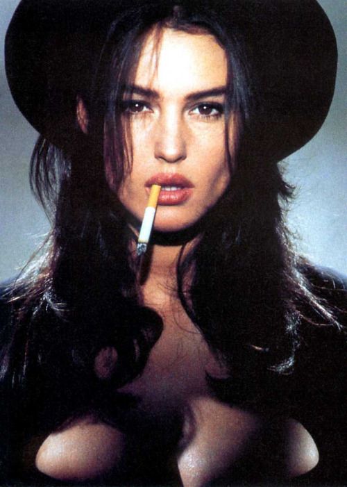 Monica Bellucci smoking Malena Monica Bellucci, Monica Bellucci, 인물 사진, Celebrities Female, Beautiful People, Muse, Most Beautiful, Star Wars, Hollywood