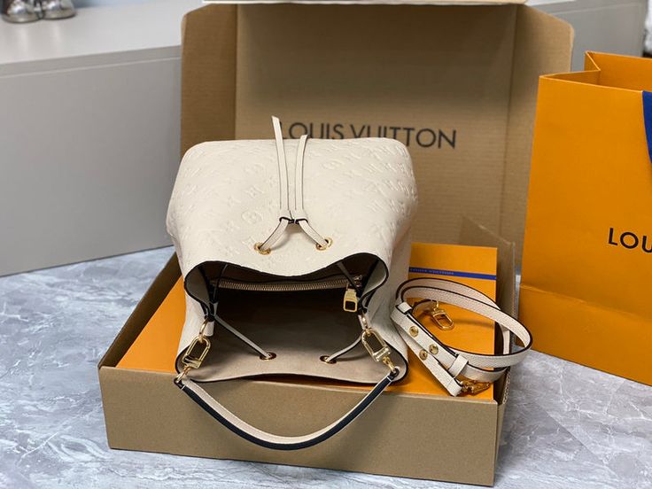 Size: 26cm*26cm*17.5cm It comes with Dust box, Care manual, Tag, and Paper bag. Supreme Bag, Discover Card, Visa Card, Bottega Veneta Shoulder Bag, Tote Backpack, Vuitton Handbags, Louis Vuitton Handbags, Crossbody Shoulder Bag, Backpack Bags