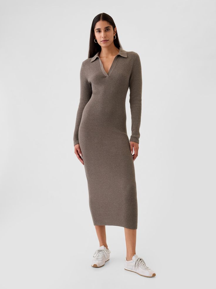 Supersoft cotton-blend ribbed knit midi polo sweater dress.  Polo collar.  Long sleeves.  Fit: Slim.  A slim silhouette that fits close to the body.  Hits below the knee.  Models wearing Gap Polo Jumper, Sweater Midi Dress, Dresses Casual Winter, Long Sweater, Sweater Dress Midi, Polo Sweater, Formal Shirts For Men, Newborn Dresses, Knit Midi