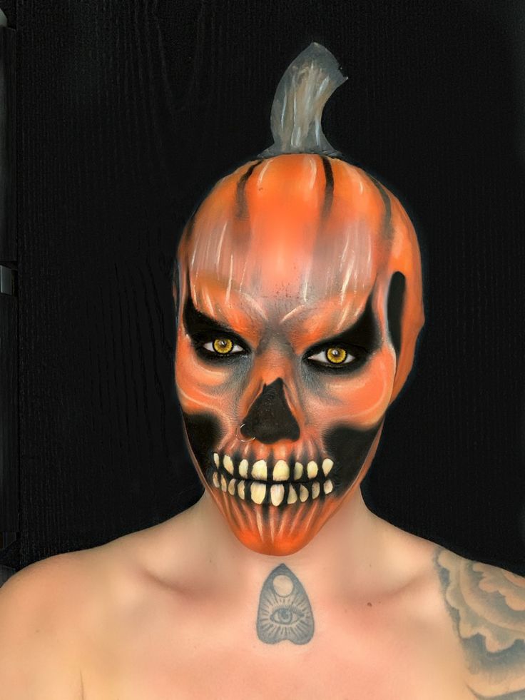 Orange pumpkin head Jack O Lantern makeup with bald cap and skeleton facial features paired with a top paper hand drawn stem. Scary Pumpkin Face Makeup, Pumpkin Makeup Ideas, Pumpkin Head Skeleton, 2024 Costumes, Pumpkin Makeup, Head Skeleton, Scary Pumpkin Faces, Candy Makeup, Evil Pumpkin