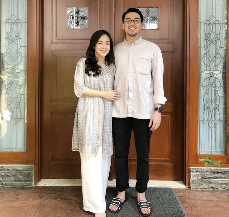 Outfit Kondangan Casual, Outfit Lebaran Simple, Eid Outfits Ideas, Lebaran Outfit, Ootd Lebaran, Dress Lebaran, Eid Outfit Ideas, Kondangan Outfit, Kebaya Modern Dress