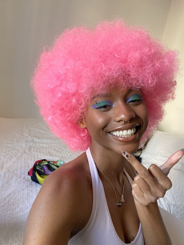 ALICIA on Twitter: "I couldn’t decide lol… " Pink Afro, Pelo Afro, Dyed Natural Hair, Pretty Makeup, Afro Hairstyles, Aesthetic Hair, Brown Skin, Pretty Hairstyles, Pink Hair