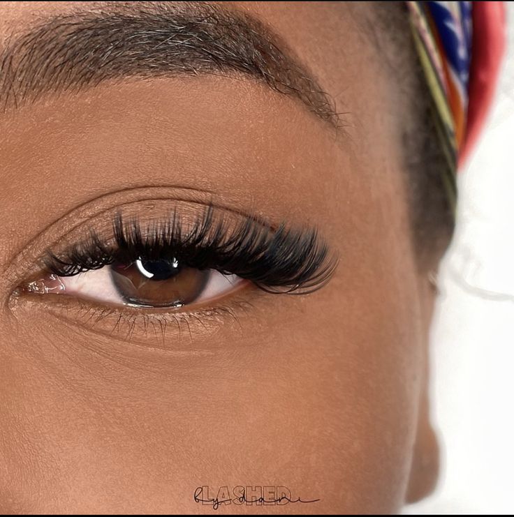 Small Eyelashes Extensions, Classic Lashes Black Women, Natural Lash Extensions Small Eyes, Small Natural Lash Extensions, Natural Wispy Wet Lash Extensions, Lashes Small Eyes, Lashes On Black Women, Lash Extensions Wet Set, Natural Wet Set Lash Extensions