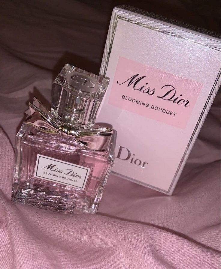 Kate Spade Perfume, Dior Miss Dior, Blooming Bouquet, Miss Dior Blooming Bouquet, Dior Aesthetic, Pink Lifestyle, Elegant Bouquet, Dior Perfume, Celebrity Perfume