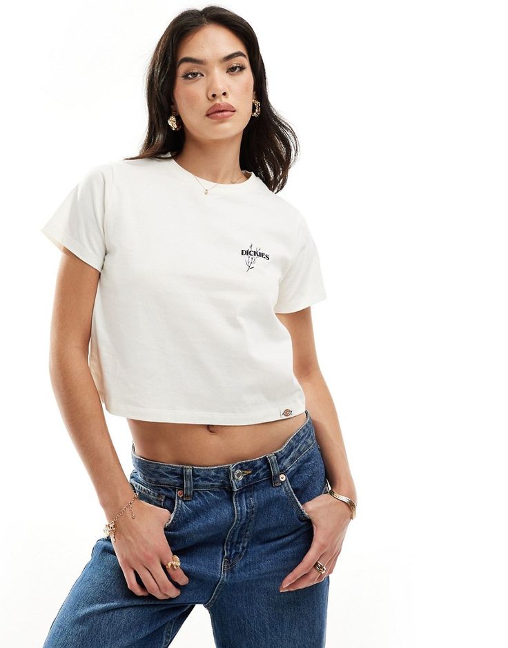 Tops by Dickies Take it back to basics Crew neck Short sleeves Branded print Regular fit White Cropped T-shirt With Crew Neck, Off White Cotton Short Sleeve T-shirt, White Crop Top T-shirt For Everyday, White Crop Top With Short Sleeves, White Basic Crop Top T-shirt, Trendy White Cropped T-shirt For Everyday, White Casual Cropped T-shirt With Short Sleeves, White Short Sleeve Cropped T-shirt Casual, White Relaxed Fit Short Sleeve Crop Top