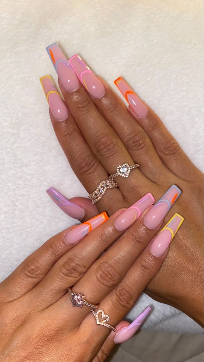 French Outline Acrylic Nails, Outline Nails Design, Outline Designs, Coffin Shape, Colorful Nail Designs, Summer Nails Colors, Acrylic Nails Coffin, Simple Nail Designs, Coffin Nails Designs