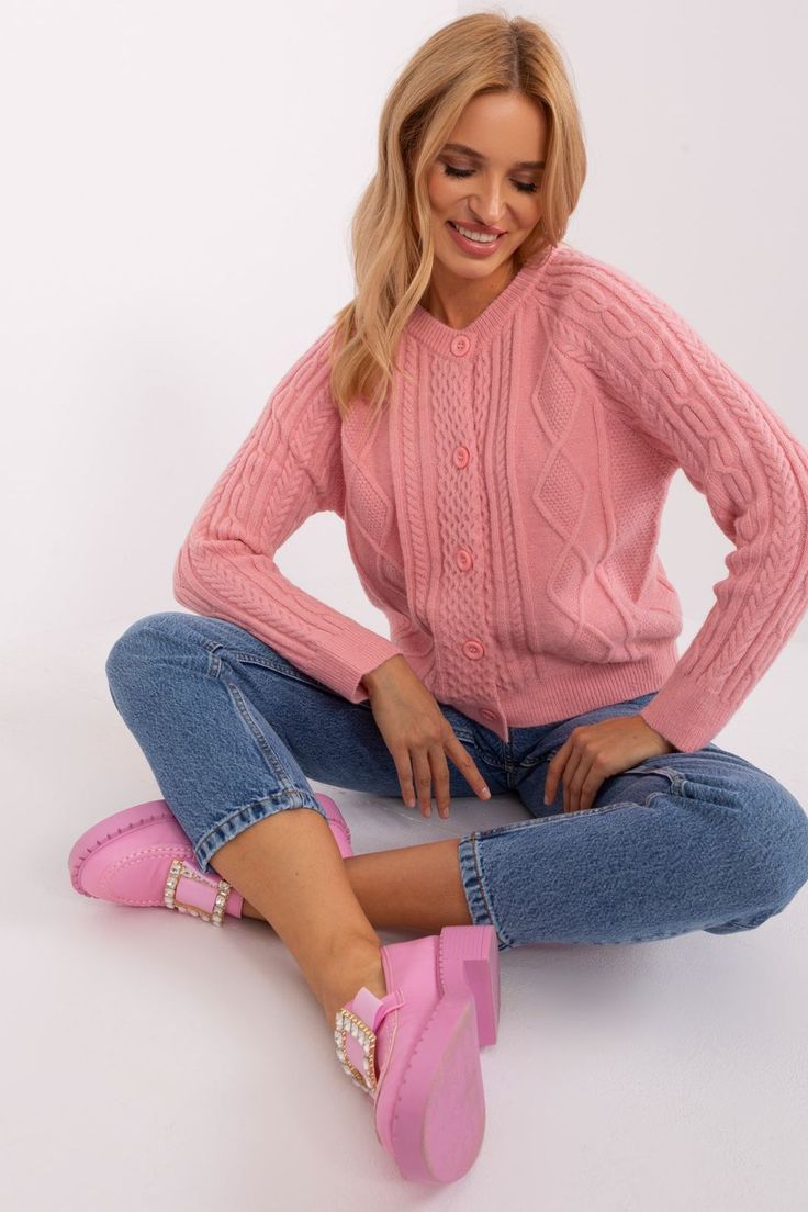 This women's sweater is perfect for everyday wear. Its variegated fabric texture gives it a unique look that stands out in a crowd. The sweater has a standard length and a round neckline, making it comfortable and easy to wear. It is an excellent choice for those who appreciate casual, casual style. Buttons on the front add character to the sweater and allow you to adjust the fit. You can wear it in many different ways to suit your individual style. It's a great option for colder days when you w Outfit Comfortable, Chic Cardigan, Ruffle Wedding Dress, Formal Cocktail Dress, Textured Sweater, Comfortable Design, Spring Outfits Women, Active Wear Leggings, Pink Sweater