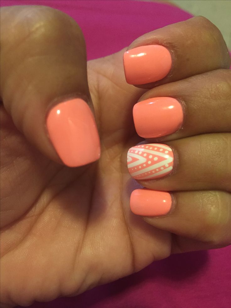 Coral peach white lines dots nail design Bright Peach Nails With Designs, Coral Holiday Nails, White And Coral Nails, Lanzarote Nails, Peach Pedicure, Coral And White Nails, Coral Color Nails, Summer Nails Peach, Peach Color Nails Designs