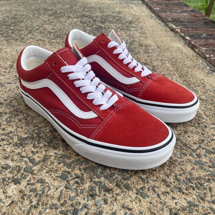 Brand New, The Sole Sticker Is Still On, Make Me An Offer! Classic Red Vans Sneakers, Vans Shoes Women, Low Top Vans, Casual Punk, Casual Logo, White Athletic Shoes, Skater Shoes, Blue Trainers, Vans Red